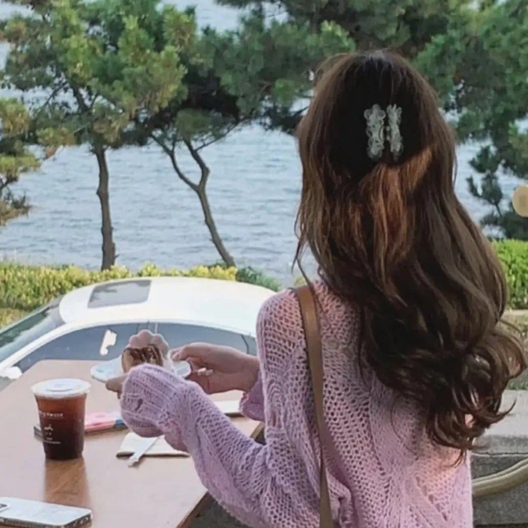 腰间持枪